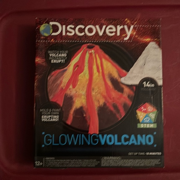 Discovery Glowing Volcano New In Box - Picture 1 of 3